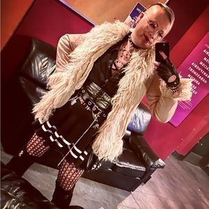 Meet your Posher, Nascent